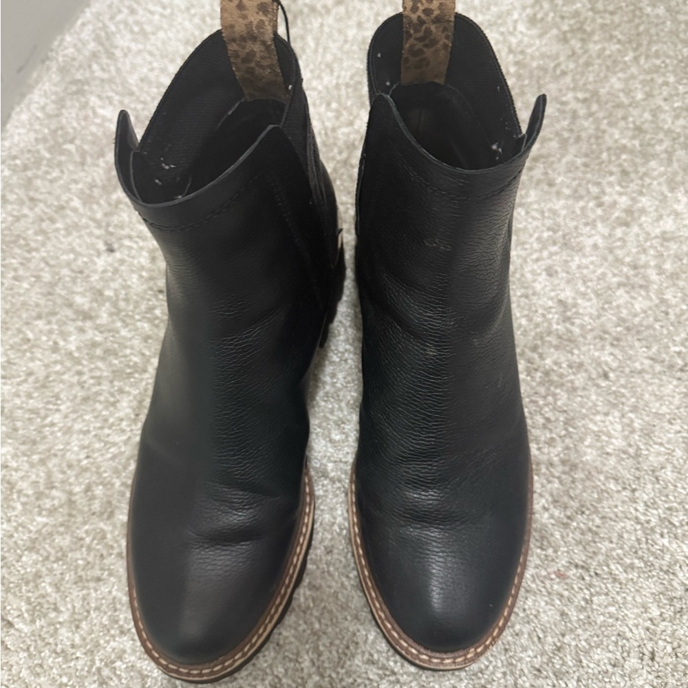 Dolce Vita Black Leather Ankle Booties